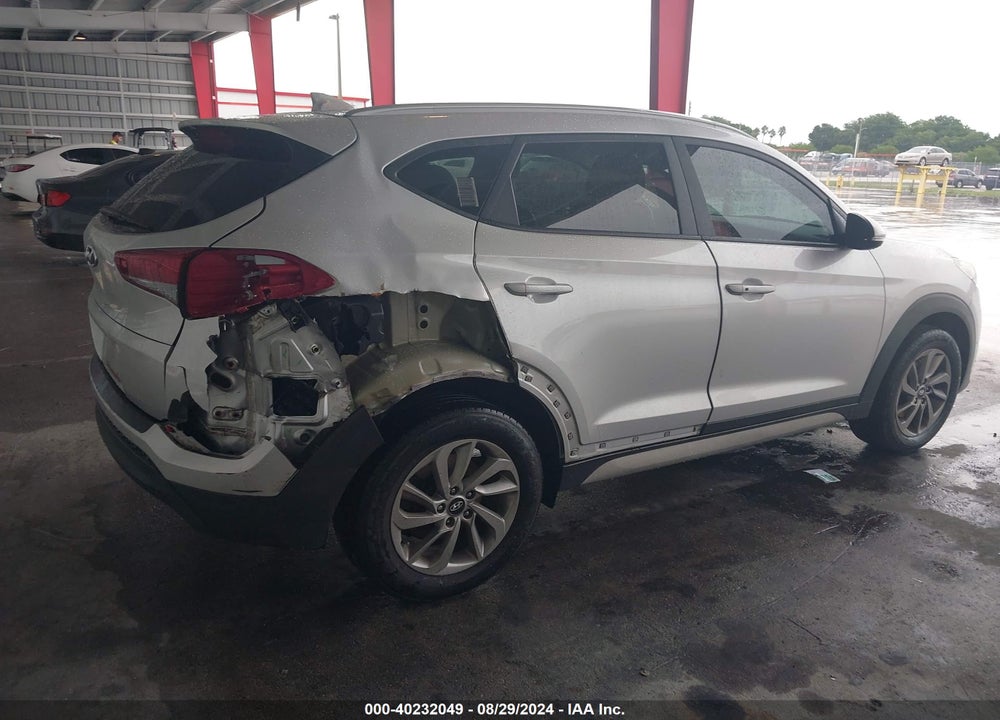 2017 HYUNDAI TUCSON VIN: KM8J33A40HU545565