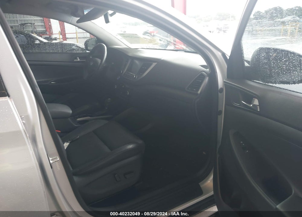 2017 HYUNDAI TUCSON VIN: KM8J33A40HU545565