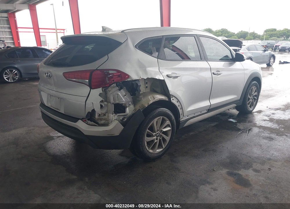 2017 HYUNDAI TUCSON VIN: KM8J33A40HU545565