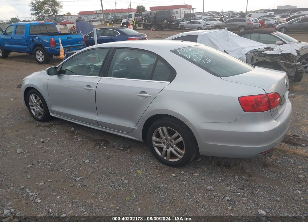 2013 VOLKSWAGEN JETTA 2.5L SE VIN: 3VWDP7AJ8DM376085