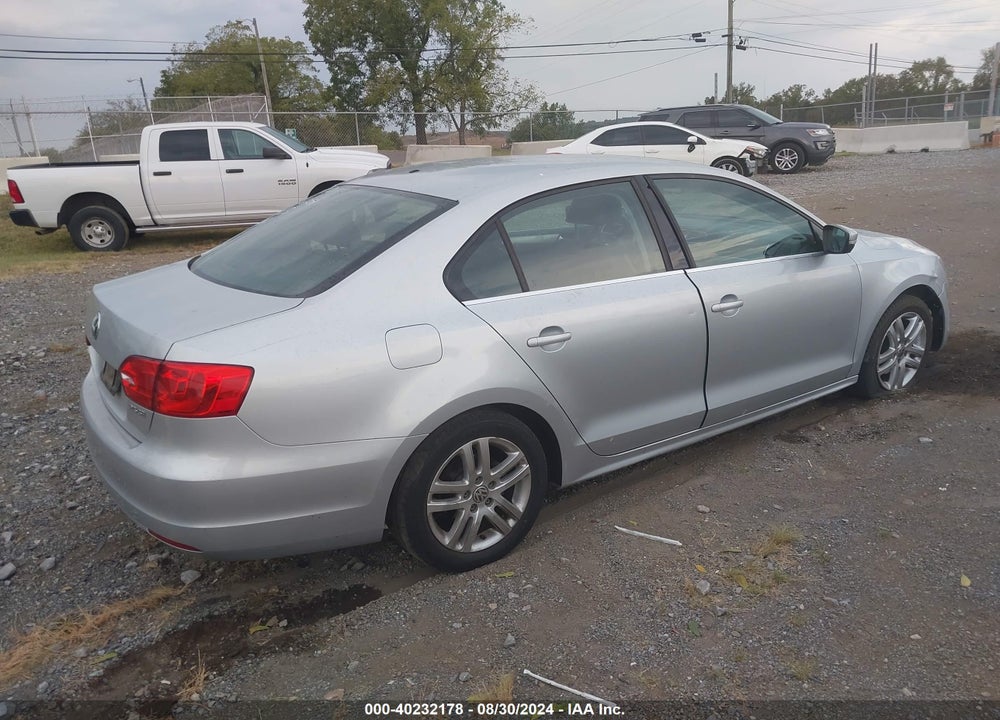 2013 VOLKSWAGEN JETTA 2.5L SE VIN: 3VWDP7AJ8DM376085