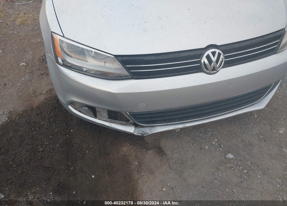 2013 VOLKSWAGEN JETTA 2.5L SE VIN: 3VWDP7AJ8DM376085