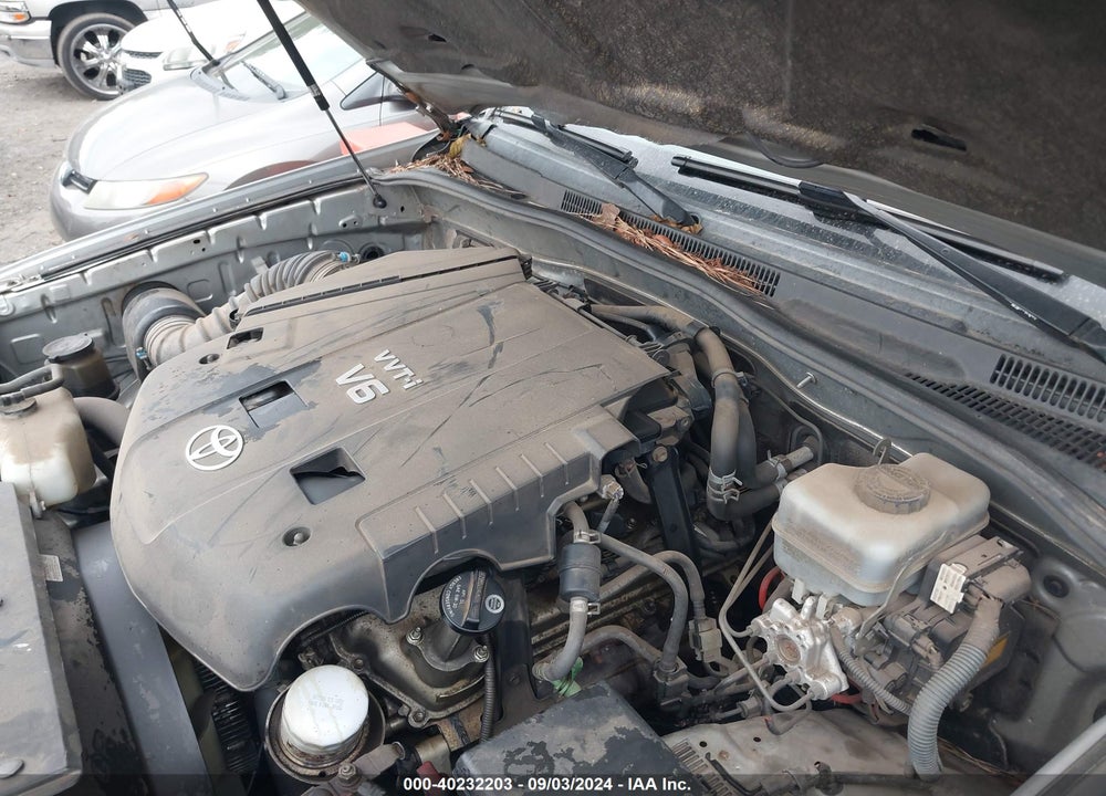 2005 TOYOTA 4RUNNER SR5 V6 VIN: JTEZU14R958039829