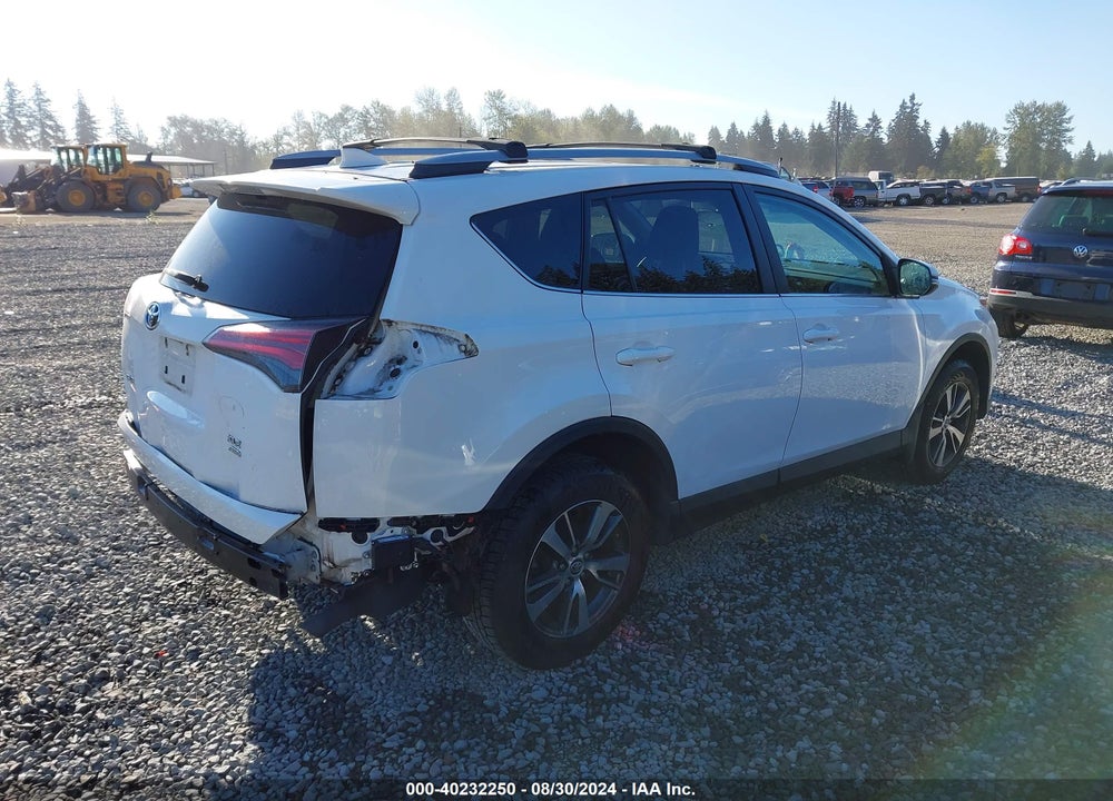 2017 TOYOTA RAV4 XLE VIN: 2T3RFREV2HW679632