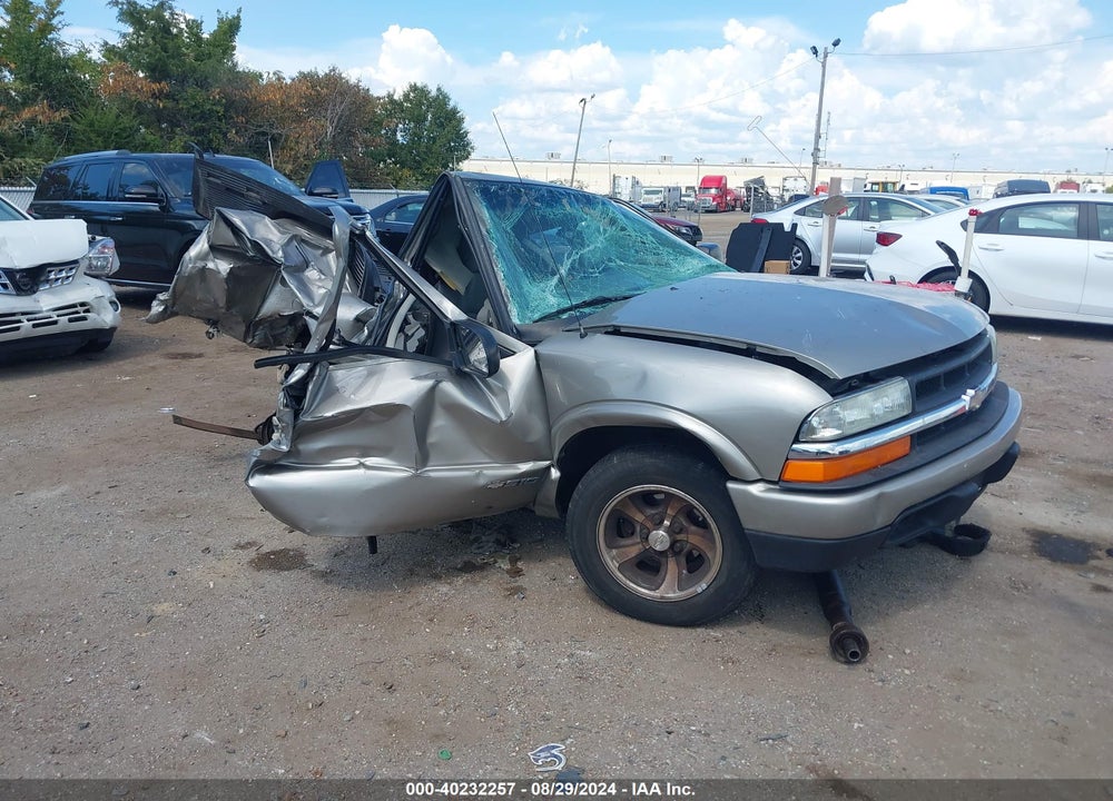 2003 CHEVROLET S-10 LS VIN: 1GCCS14X238257218