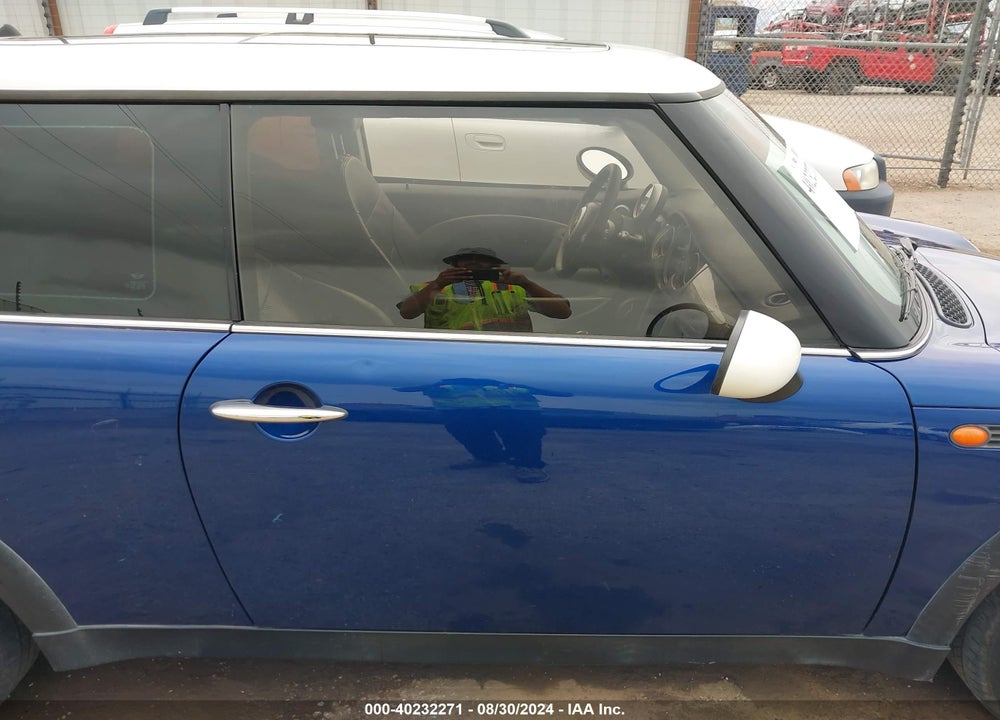2003 MINI COOPER VIN: WMWRC334X3TC43588