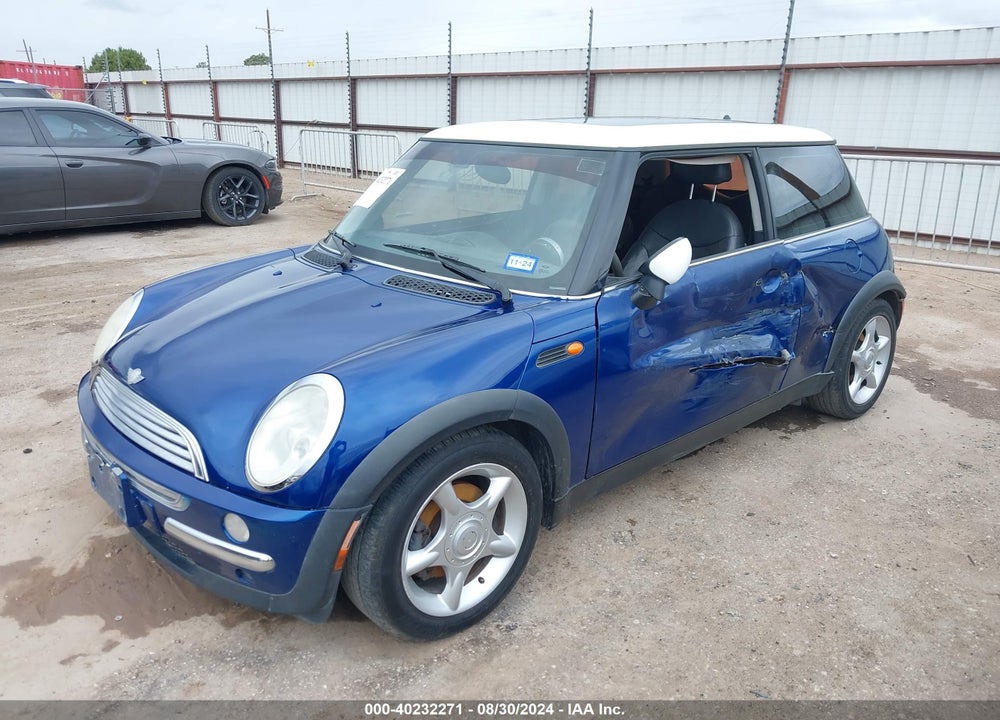 2003 MINI COOPER VIN: WMWRC334X3TC43588