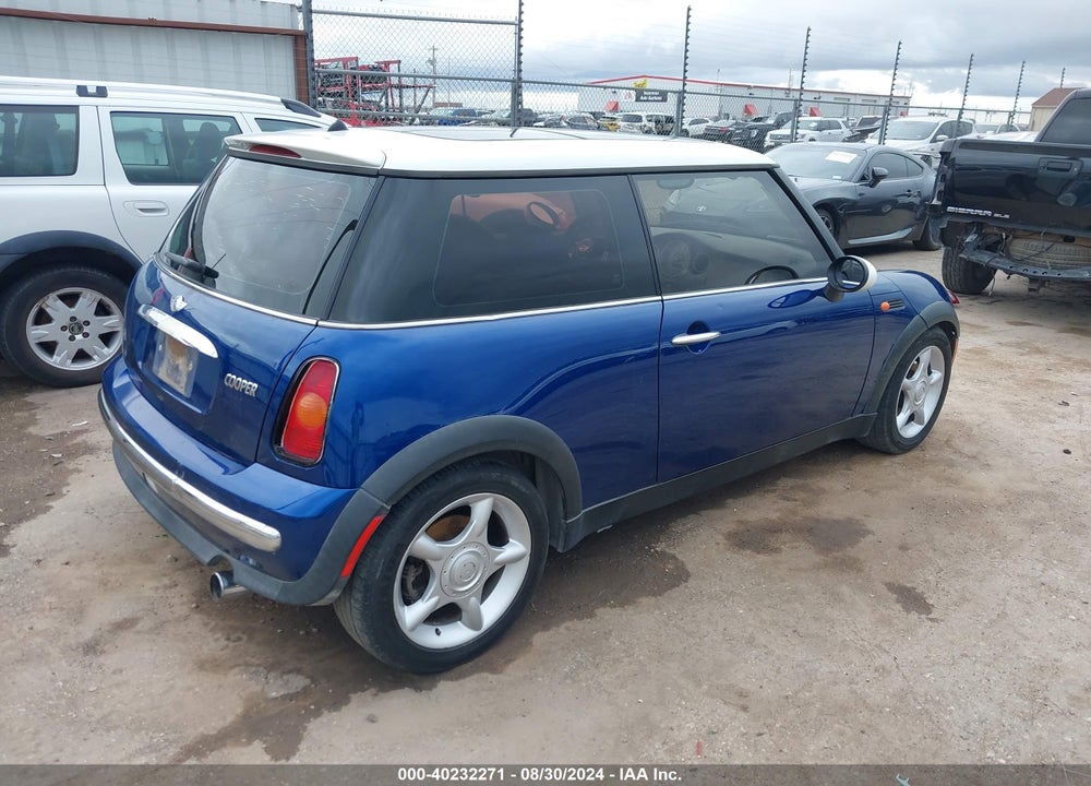 2003 MINI COOPER VIN: WMWRC334X3TC43588