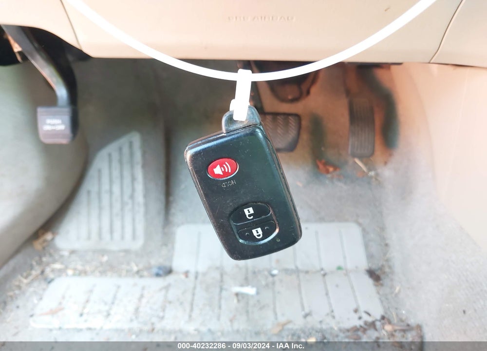 2010 TOYOTA PRIUS III VIN: JTDKN3DU5A0053982