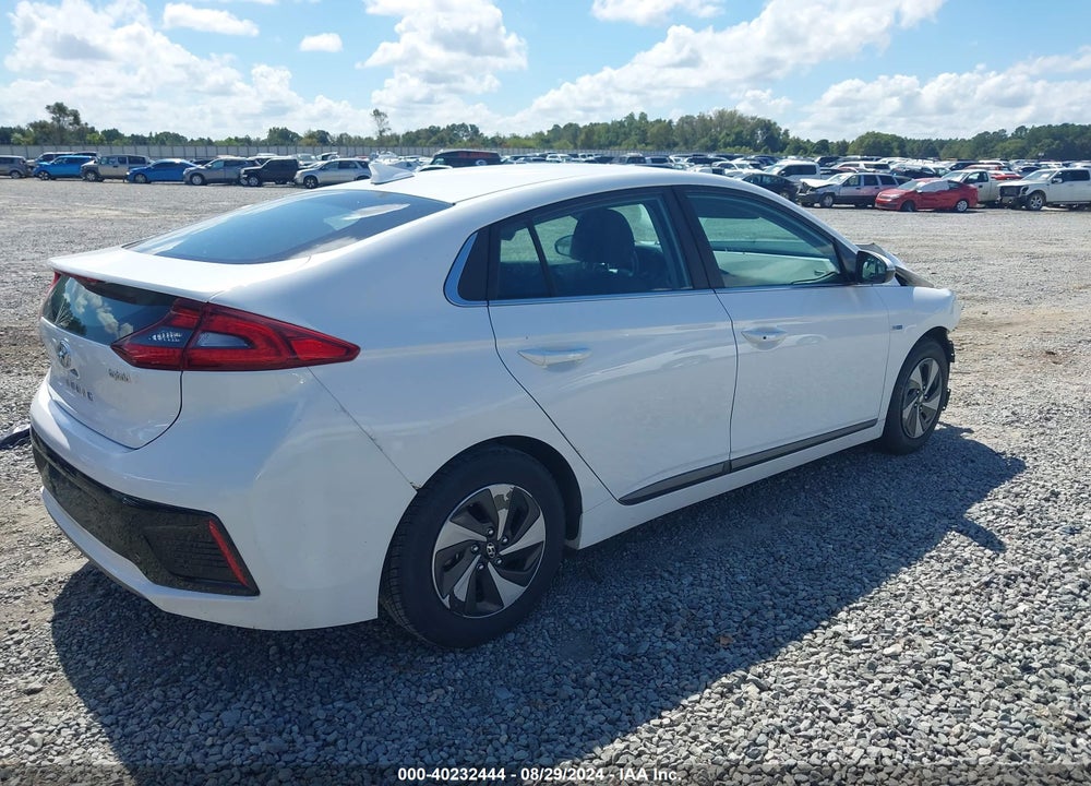 2017 HYUNDAI IONIQ HYBRID SEL VIN: KMHC75LC1HU031012