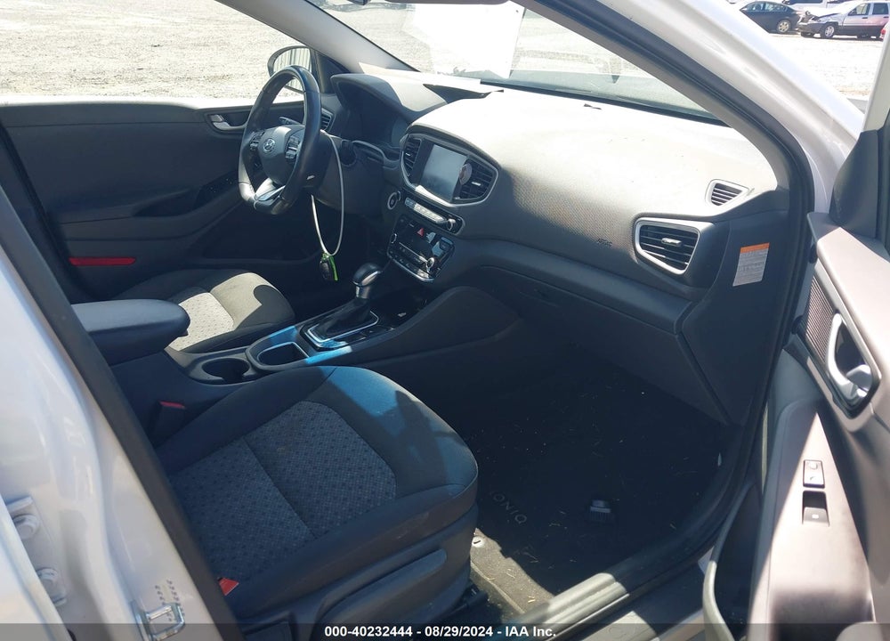 2017 HYUNDAI IONIQ HYBRID SEL VIN: KMHC75LC1HU031012