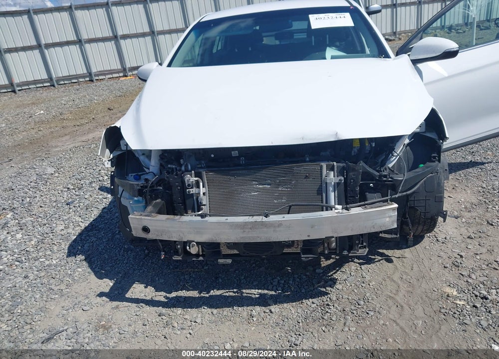 2017 HYUNDAI IONIQ HYBRID SEL VIN: KMHC75LC1HU031012