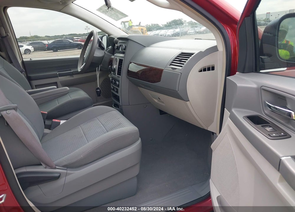 2010 CHRYSLER TOWN & COUNTRY LX VIN: 2A4RR4DE4AR240891