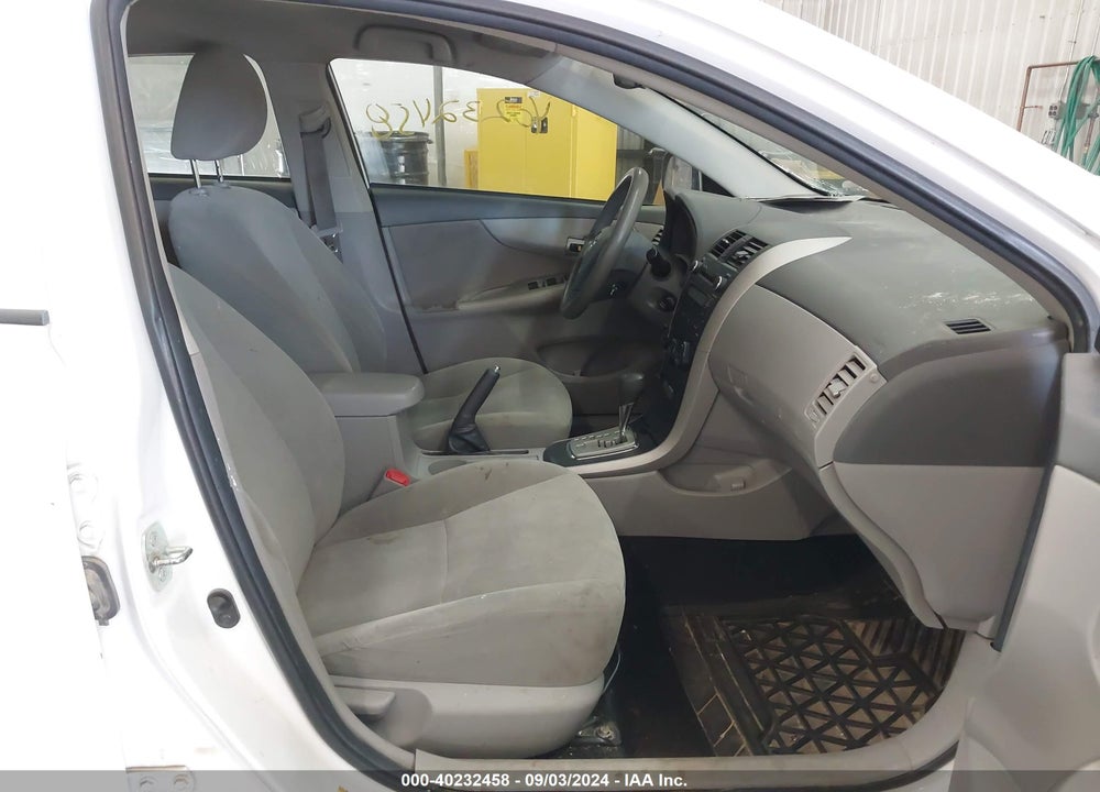 2010 TOYOTA COROLLA LE VIN: 2T1BU4EE8AC531057