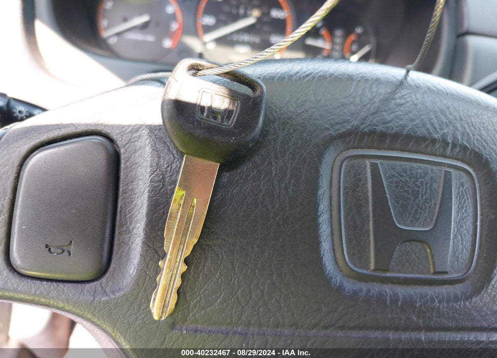 1999 HONDA CR-V LX VIN: JHLRD1845XC084501