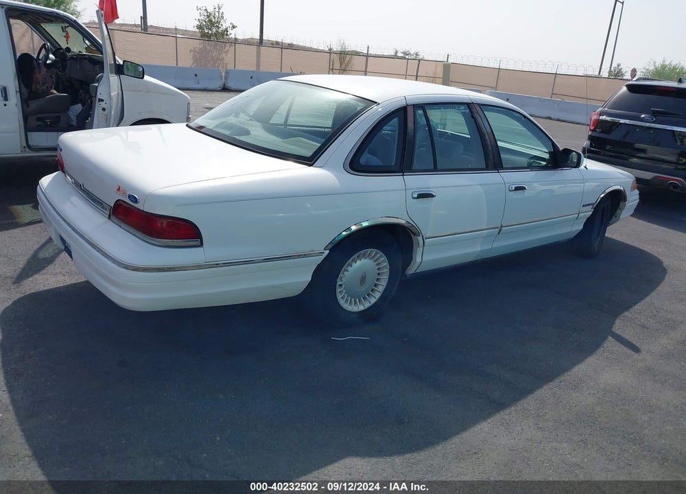 1994 FORD CROWN VICTORIA VIN: 2FALP73W3RX128500