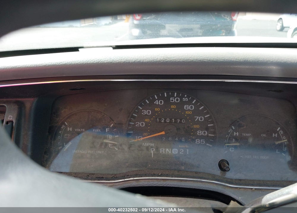 1994 FORD CROWN VICTORIA VIN: 2FALP73W3RX128500