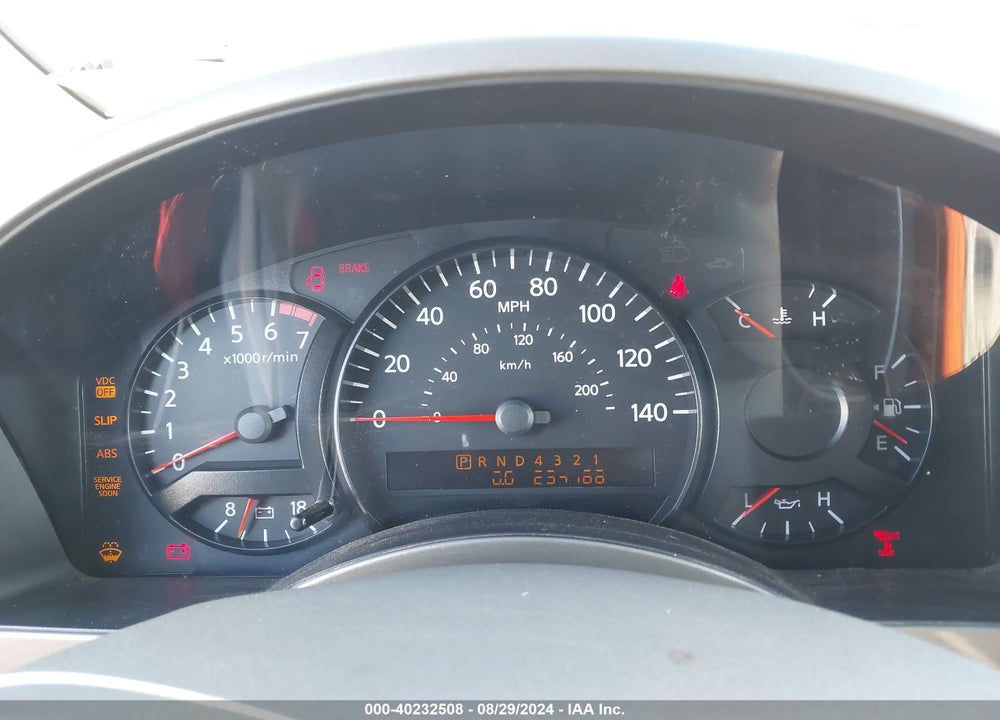 2004 NISSAN PATHFINDER ARMADA SE VIN: 5N1AA08A44N710005