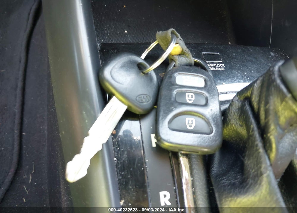 2011 KIA FORTE VIN: KNAFU4A24B5442515