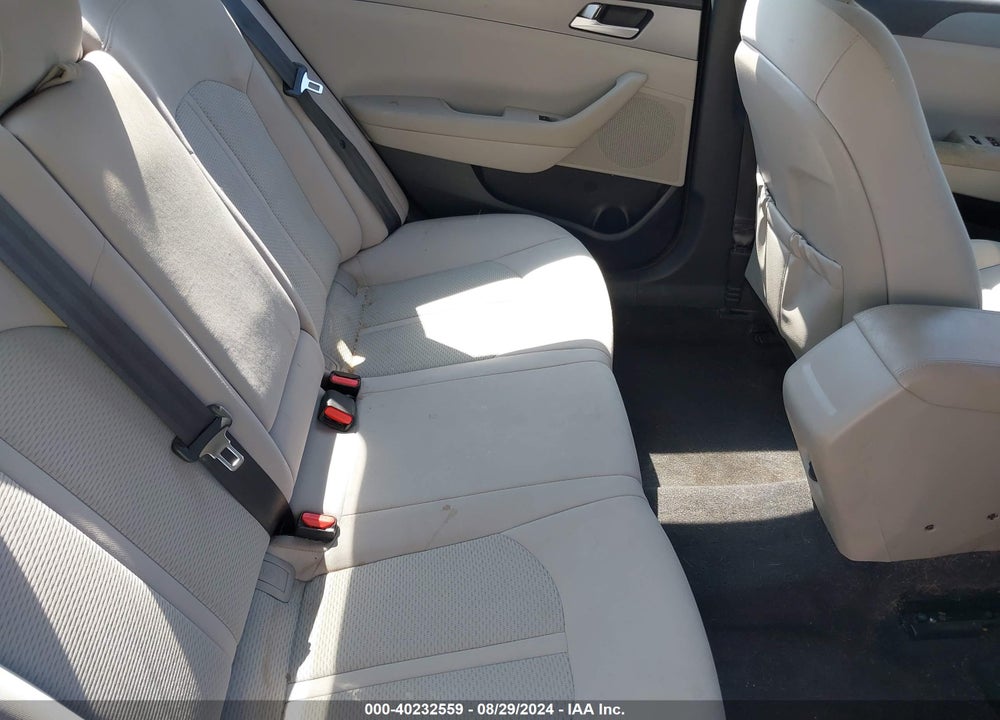 2016 HYUNDAI SONATA VIN: 5NPE24AFXGH333930