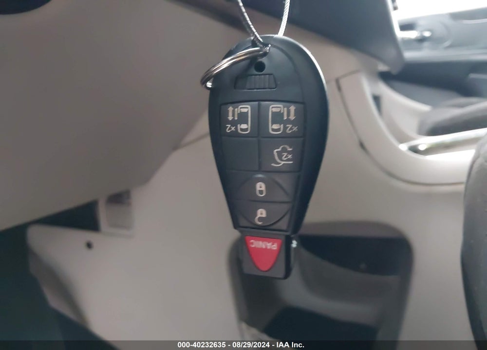 2013 DODGE GRAND CARAVAN SXT VIN: 2C4RDGCG7DR528062