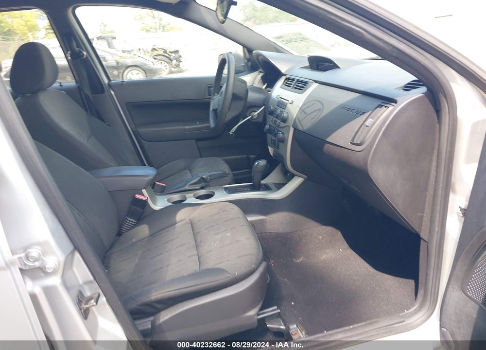 2010 FORD FOCUS SE VIN: 1FAHP3FN1AW252198