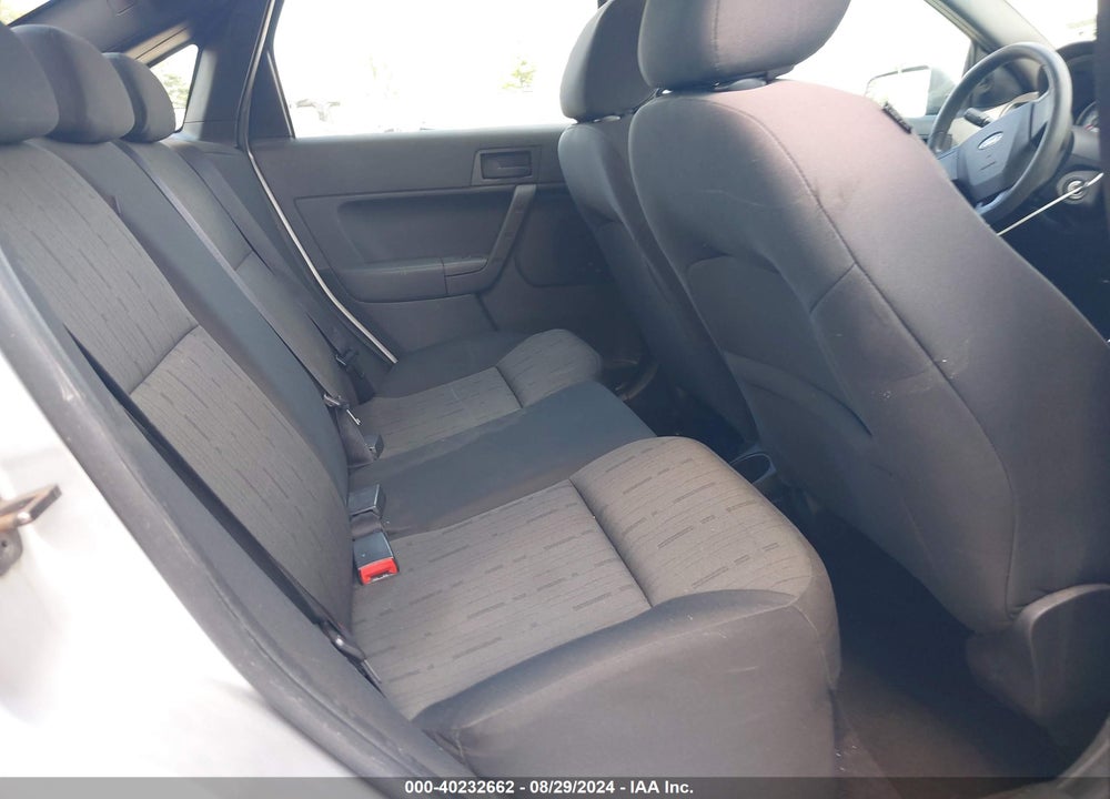 2010 FORD FOCUS SE VIN: 1FAHP3FN1AW252198