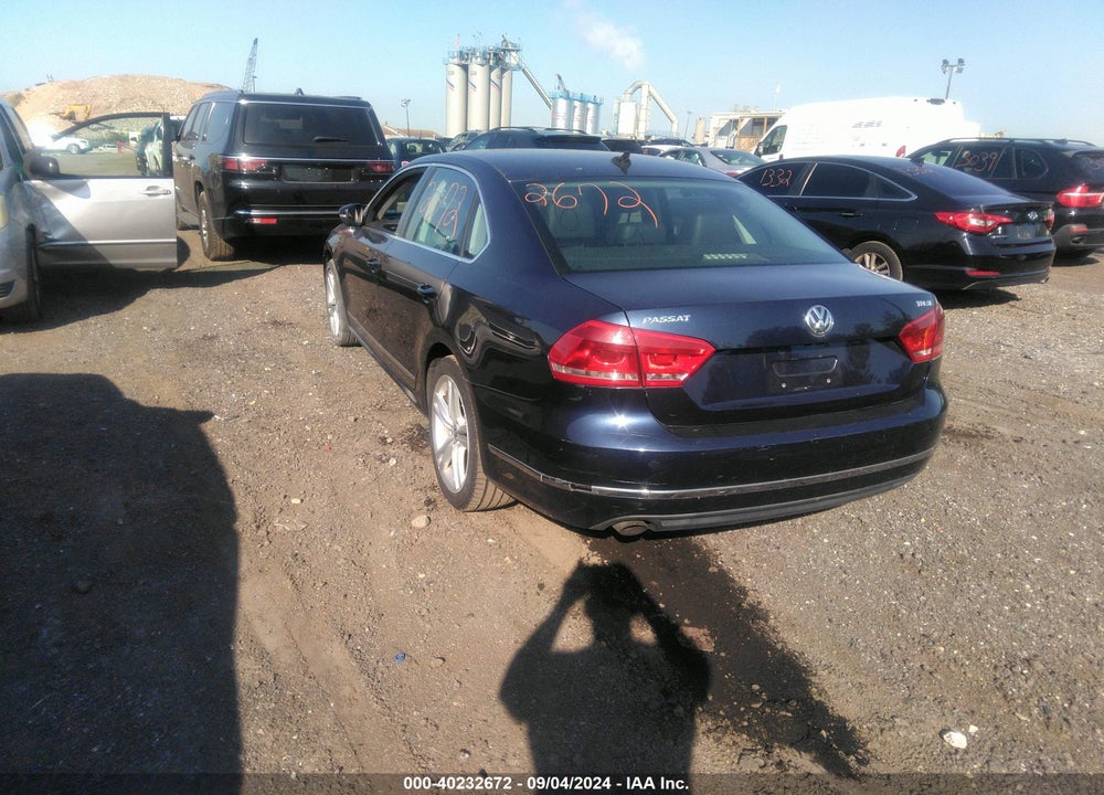2014 VOLKSWAGEN PASSAT 2.0L TDI SE VIN: 1VWBN7A32EC029305