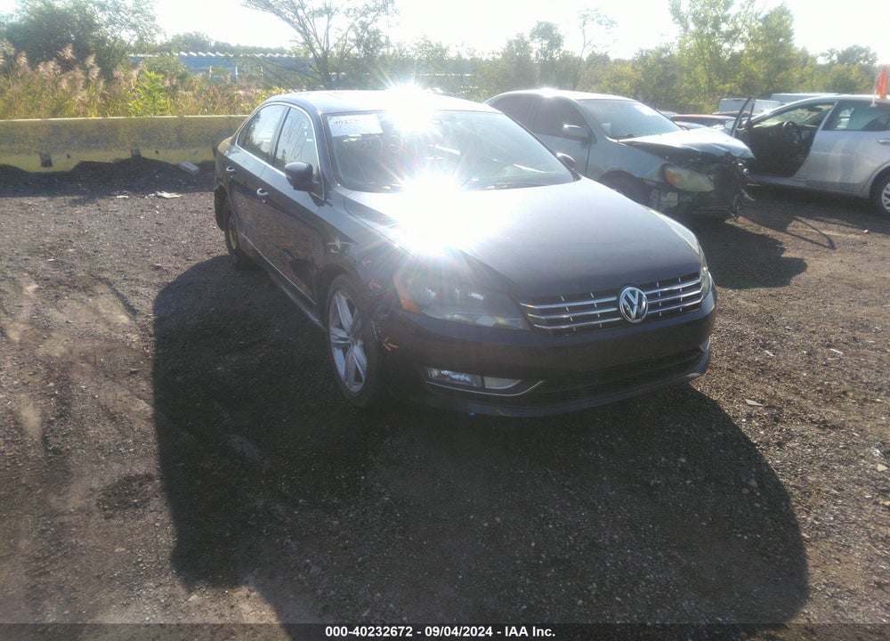 2014 VOLKSWAGEN PASSAT 2.0L TDI SE VIN: 1VWBN7A32EC029305
