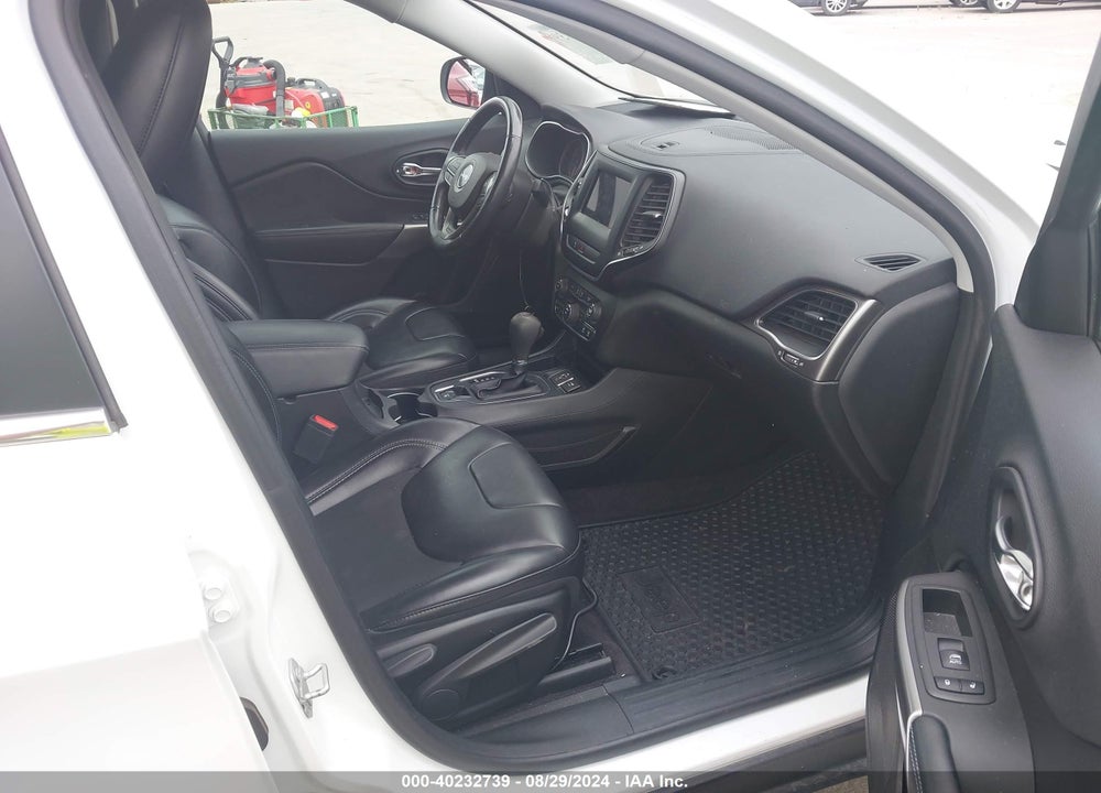 2019 JEEP CHEROKEE LATITUDE PLUS FWD VIN: 1C4PJLLB1KD109685