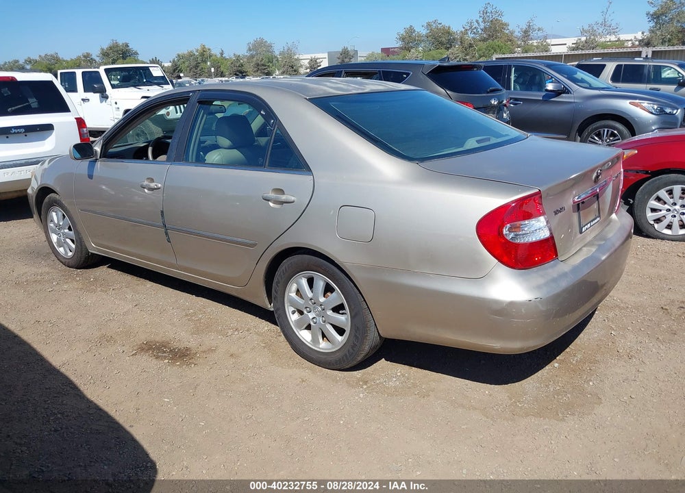 2002 TOYOTA CAMRY XLE VIN: JTDBE30K720051222