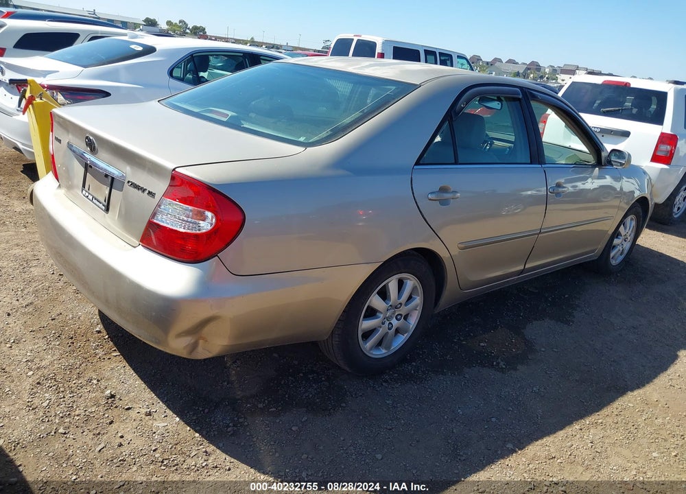 2002 TOYOTA CAMRY XLE VIN: JTDBE30K720051222