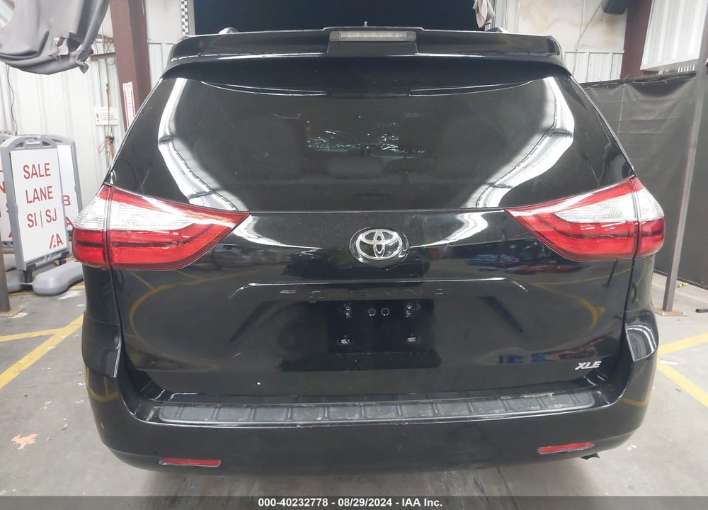 2019 TOYOTA SIENNA XLE 8 PASSENGER VIN: 5TDYZ3DC8KS997800