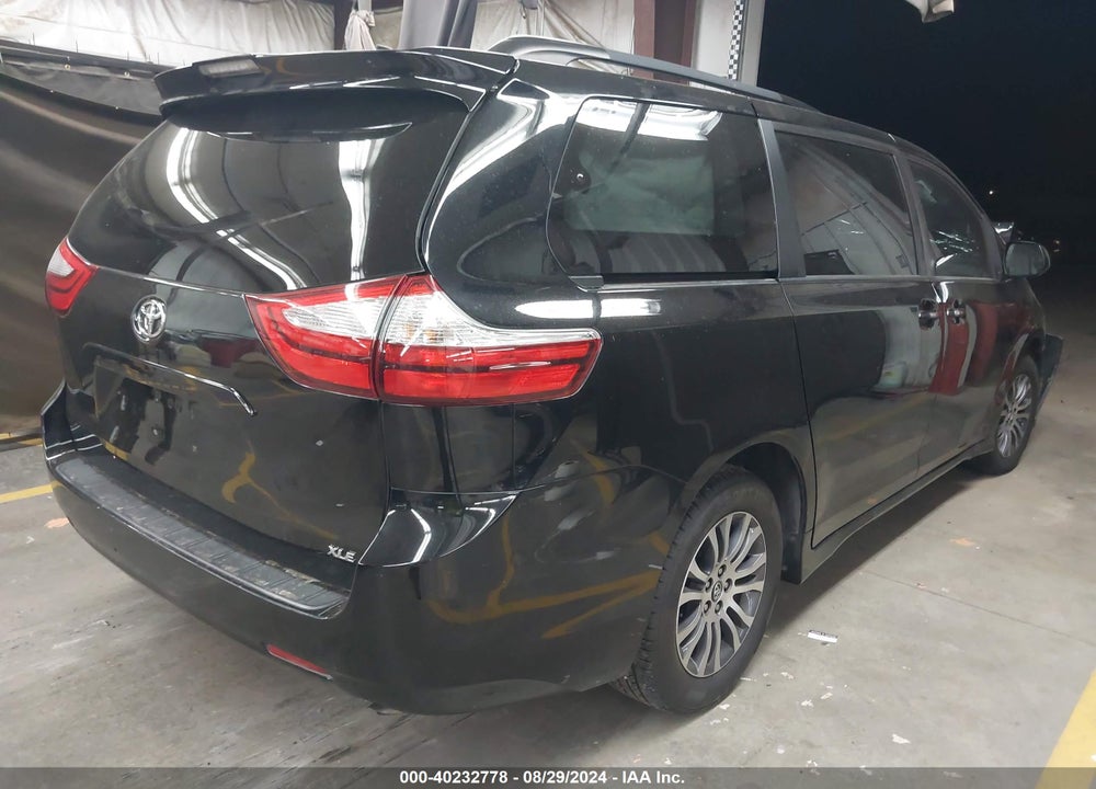 2019 TOYOTA SIENNA XLE 8 PASSENGER VIN: 5TDYZ3DC8KS997800