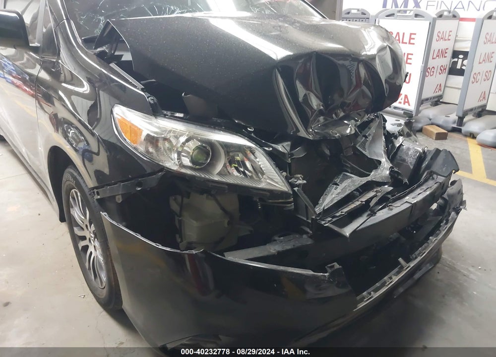 2019 TOYOTA SIENNA XLE 8 PASSENGER VIN: 5TDYZ3DC8KS997800