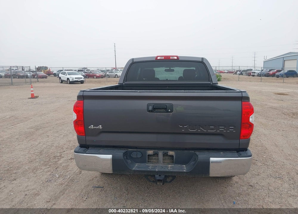 2015 TOYOTA TUNDRA SR5 5.7L V8 VIN: 5TFDW5F11FX429385