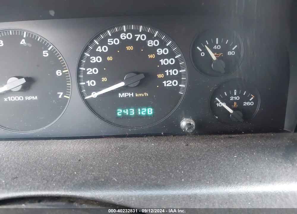 1999 JEEP GRAND CHEROKEE LAREDO VIN: 1J4GW58S0XC696152