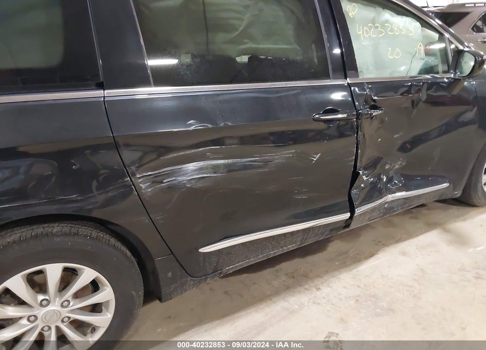 2020 CHRYSLER PACIFICA TOURING L VIN: 2C4RC1BG3LR112400