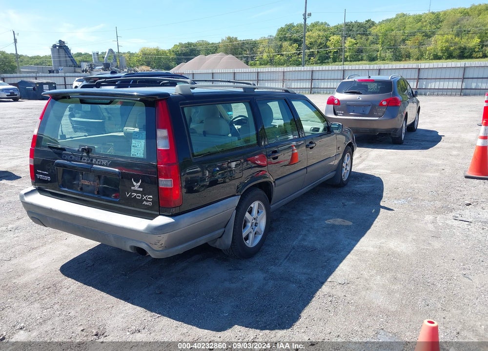 1999 VOLVO V70 XC VIN: YV1LZ56D3X2552689