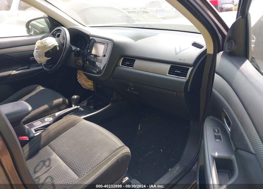 2017 MITSUBISHI OUTLANDER ES VIN: JA4AZ2A31HZ030835
