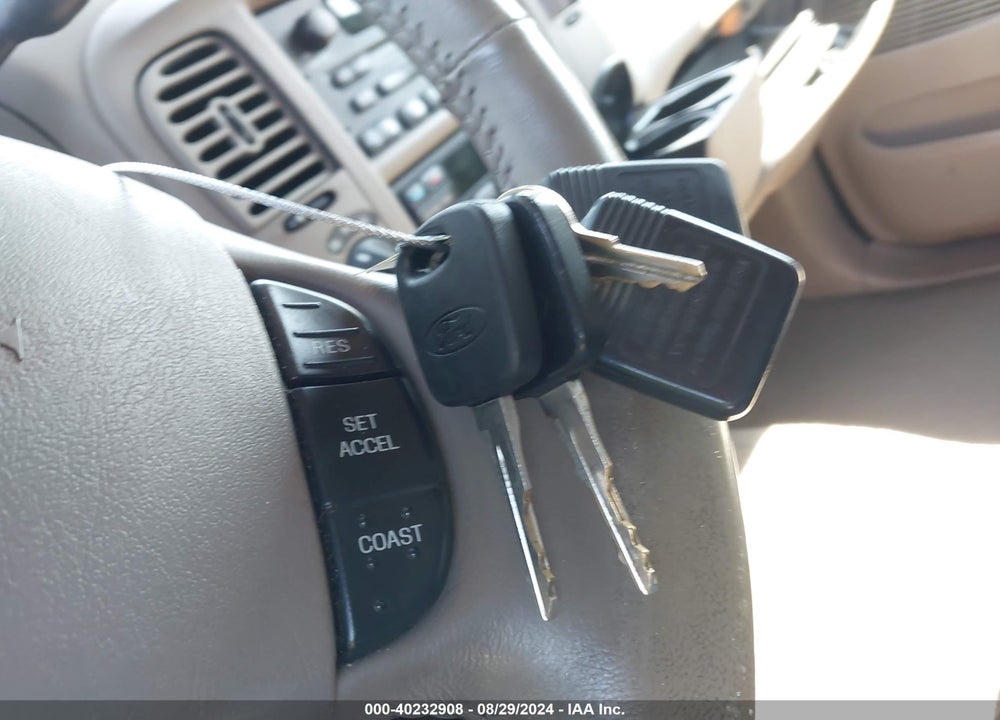 2002 FORD F-150 LARIAT/XLT VIN: 1FTRW08L02KD90464