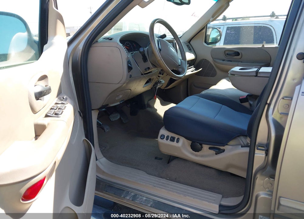 2002 FORD F-150 LARIAT/XLT VIN: 1FTRW08L02KD90464
