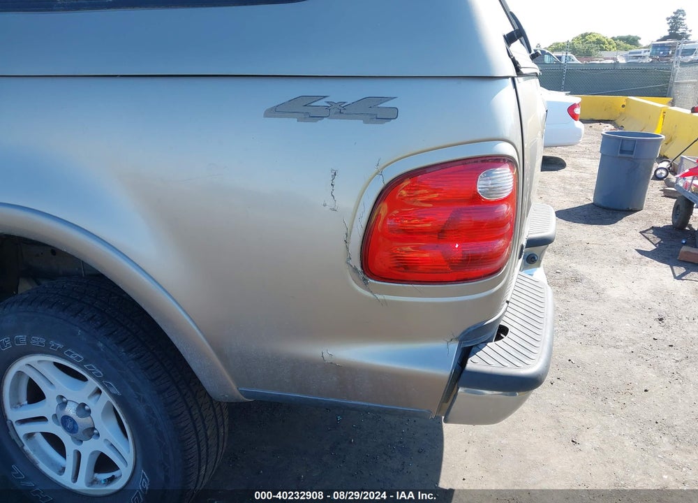 2002 FORD F-150 LARIAT/XLT VIN: 1FTRW08L02KD90464