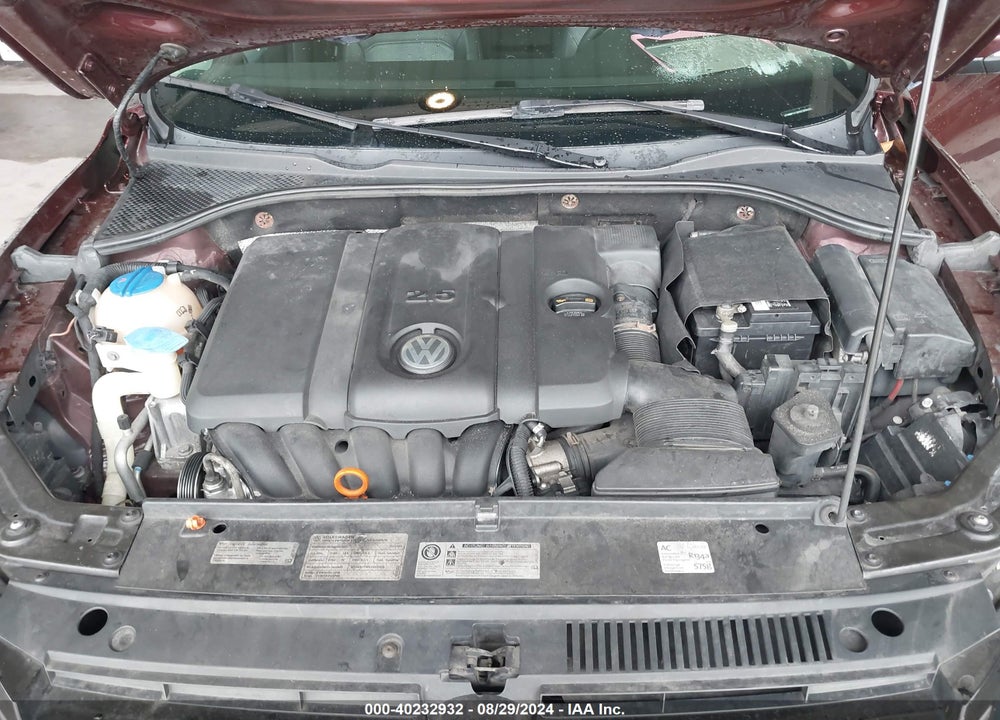 2012 VOLKSWAGEN PASSAT 2.5L SE VIN: 1VWBP7A33CC038506