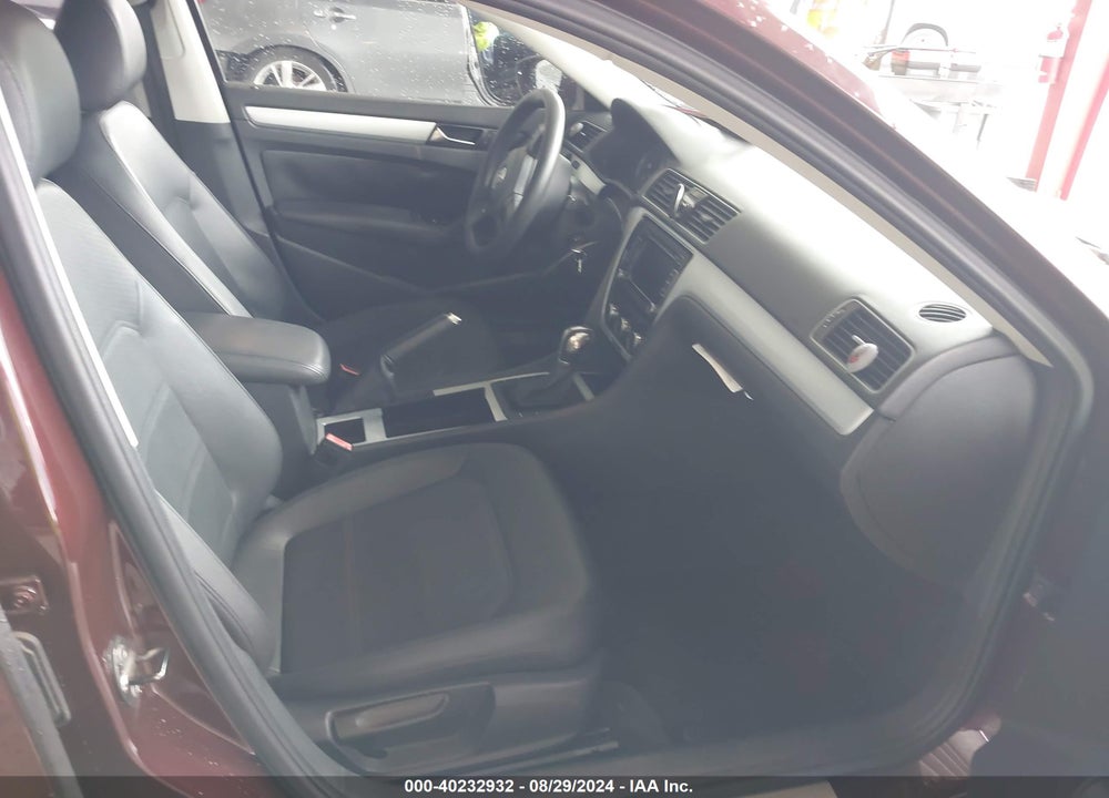 2012 VOLKSWAGEN PASSAT 2.5L SE VIN: 1VWBP7A33CC038506