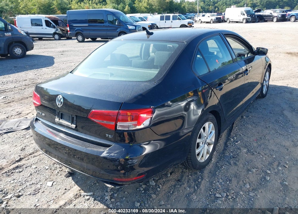 2015 VOLKSWAGEN JETTA 1.8T SE VIN: 3VWD17AJ4FM253761
