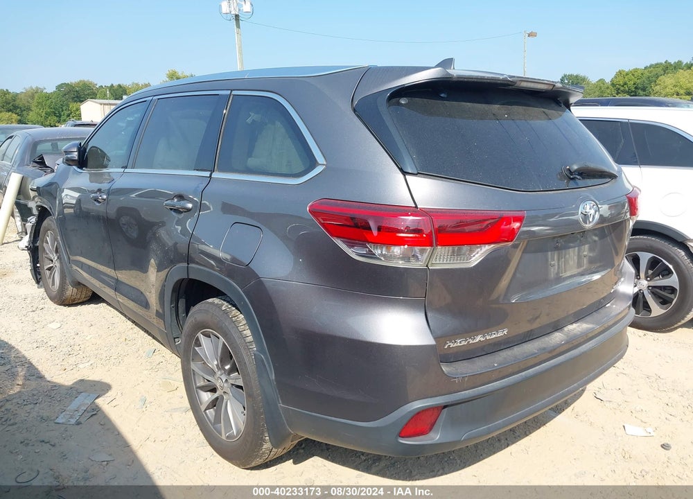 2019 TOYOTA HIGHLANDER XLE VIN: 5TDJZRFH3KS569601
