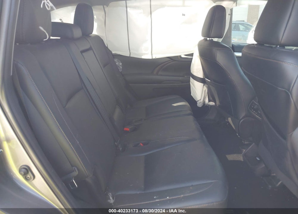 2019 TOYOTA HIGHLANDER XLE VIN: 5TDJZRFH3KS569601