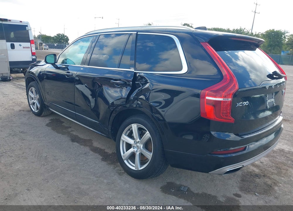 2021 VOLVO XC90 T5 MOMENTUM 7 PASSENGER VIN: YV4102PK9M1738514