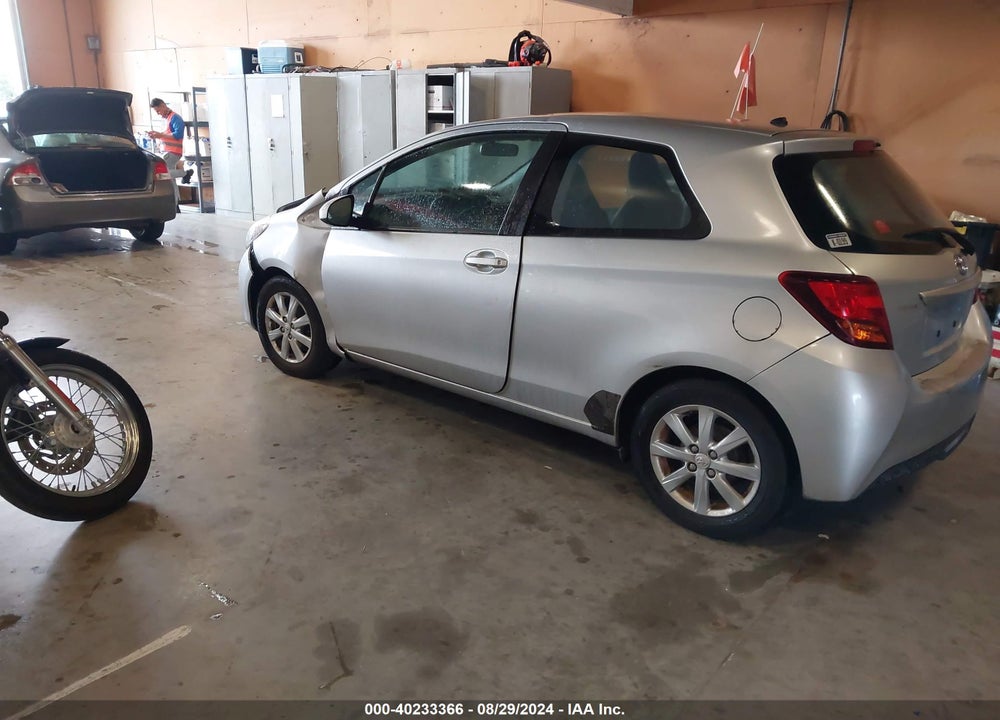 2015 TOYOTA YARIS LE VIN: VNKJTUD39FA023438